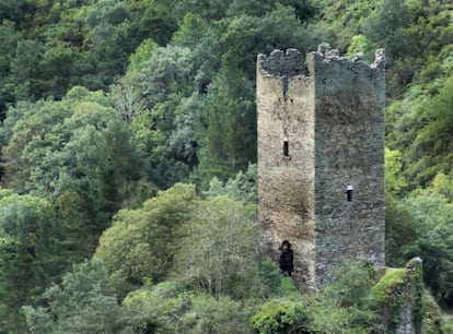 Torre medieval de Doncos, en el municipio lucense de As Nogais.