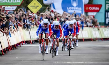 El equipo Groupama-FDJ, en acción durante la primera etapa en Utrecht.