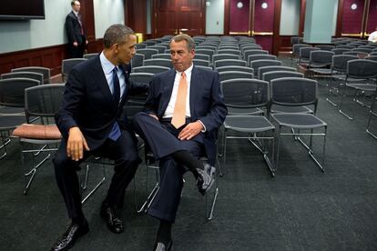 13 de março 2013. Obama fala com o Presidente da Câmara de Representantes, o republicano John Boehner, após um ato no Capitólio dos EUA.