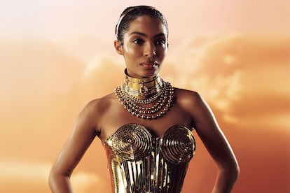 La actriz Yara Shahidi vestida de Jean Paul Gaultier.