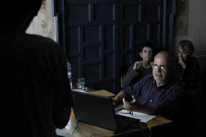 José Manuel Navia, durante un taller en el seminario de Albarracín.