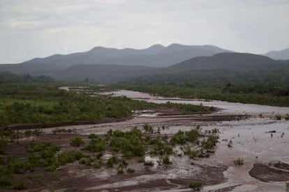 El río Sonora, contaminado por una fuga de sulfato de cobre.