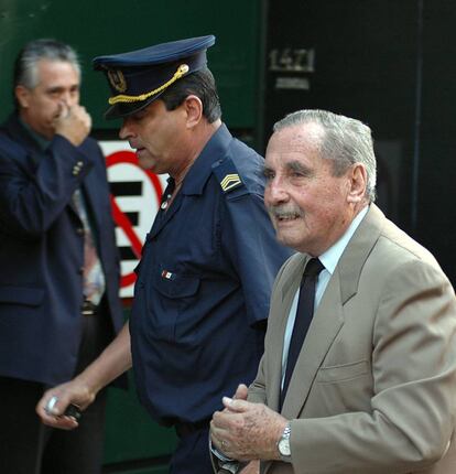 Gregorio &Aacute;lvarez en 2007, citado a declarar ante la Justicia por delitos de lesa humanidad.