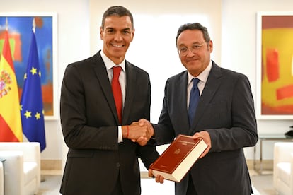 El presidente del Gobierno, Pedro Sánchez, y el fiscal general del Estado, Álvaro García Ortiz, el 4 de septiembre de 2025.