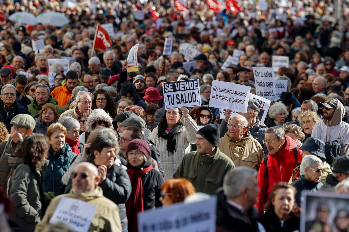 Miles de personas se manifiestan en Madrid contra la política sanitaria ...