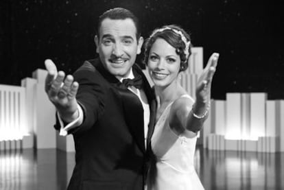 Jean Dujardin y Bérénice Bejo, en una escena de la película <i>El artista</i>, dirigida por Michel Hazanavicius.