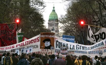 Marcha en conmemoración de la desaparición de Jorge Julio López, un testigo clave en el juicio al ex policía Miguel Etchecolatz, acusado de torturas durante la dictadura.