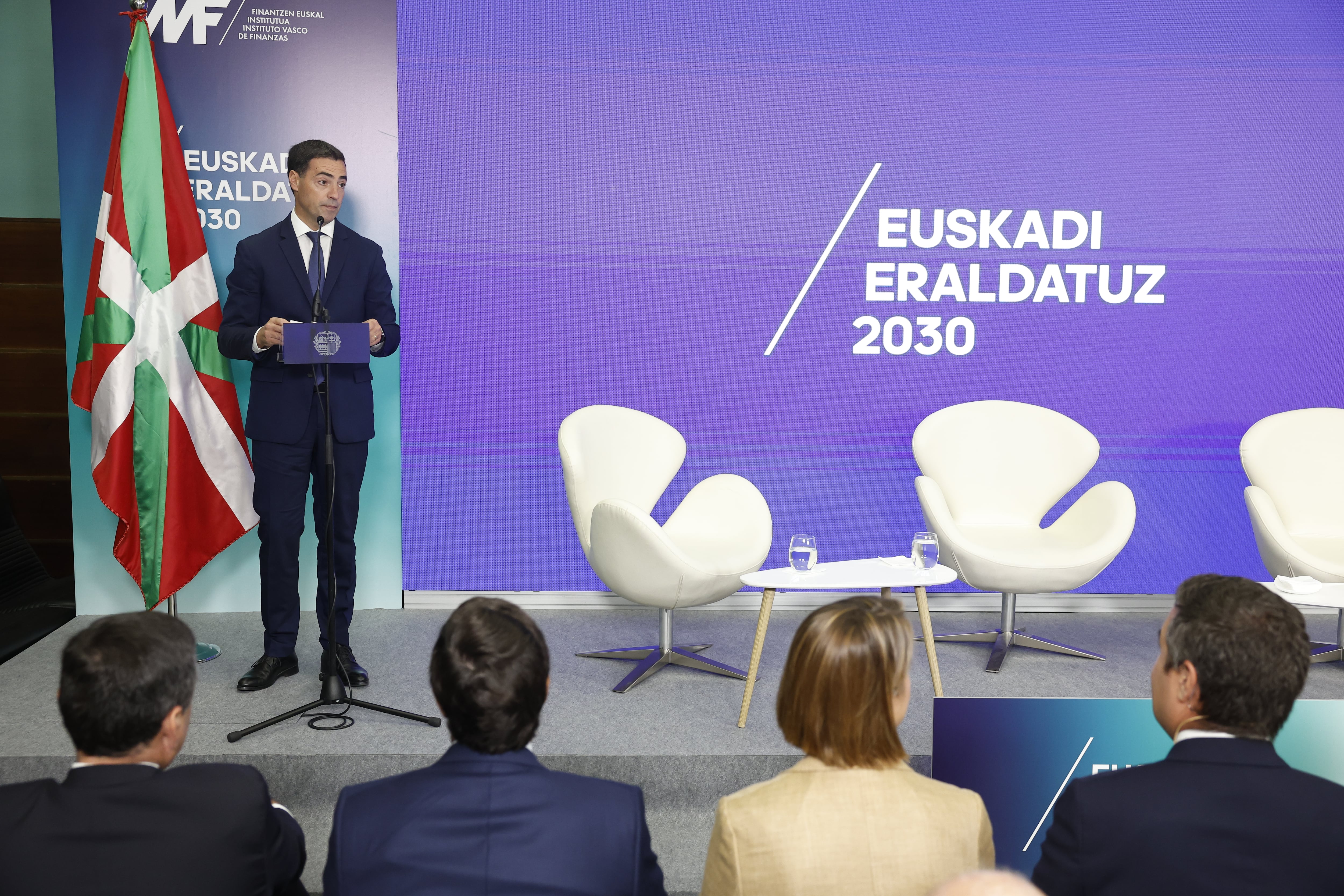 El lehendakari, Imanol Pradales, en la presentación del Plan Eraldatuz en la Bolsa de Bilbao.