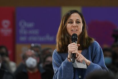 La ministra de Derechos Sociales y Agenda 2030, Ione Belarra, interviene este viernes en un acto electoral de Unidas Podemos en León.