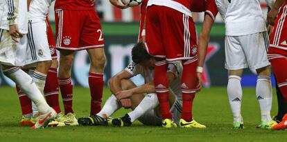 Xabi Alonso antes de ver la tarjeta amarilla que le cuesta jugar la final