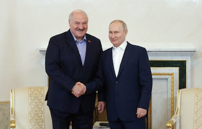 Aleksandr Lukashenko y Vladímir Putin