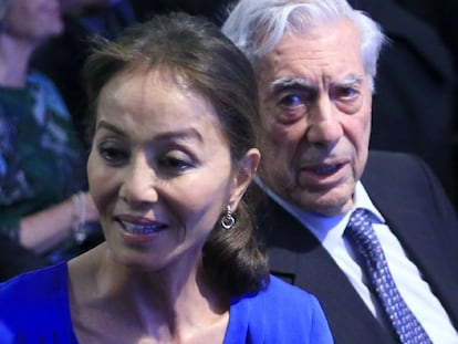 El escritor Mario Vargas Llosa e Isabel Preysler durante el seminario organizado con motivo del 80 cumplea&ntilde;os del autor.