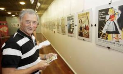 El presidente de la Fundacion 27 de Marzo, Fermn Carnero durante la inauguracin de la exposicin "Carteles de la Guerra", organizada con motivo del centenario de UGT en Soria y que recoge cuarenta paneles informativos que resaltan la importancia de la propaganda durante la Guerra Civil. EFE/Archivo