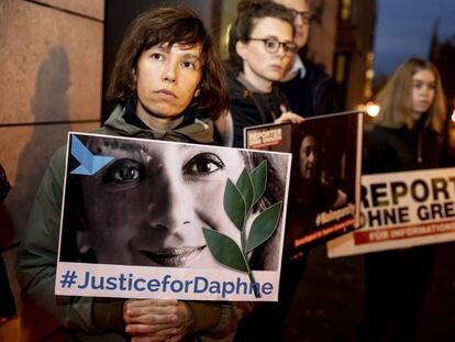 Manifestantes piden justicia por el asesinato de Daphne Caruana, en octubre. 