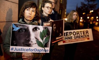 Manifestantes piden justicia por el asesinato de Daphne Caruana, en octubre. 