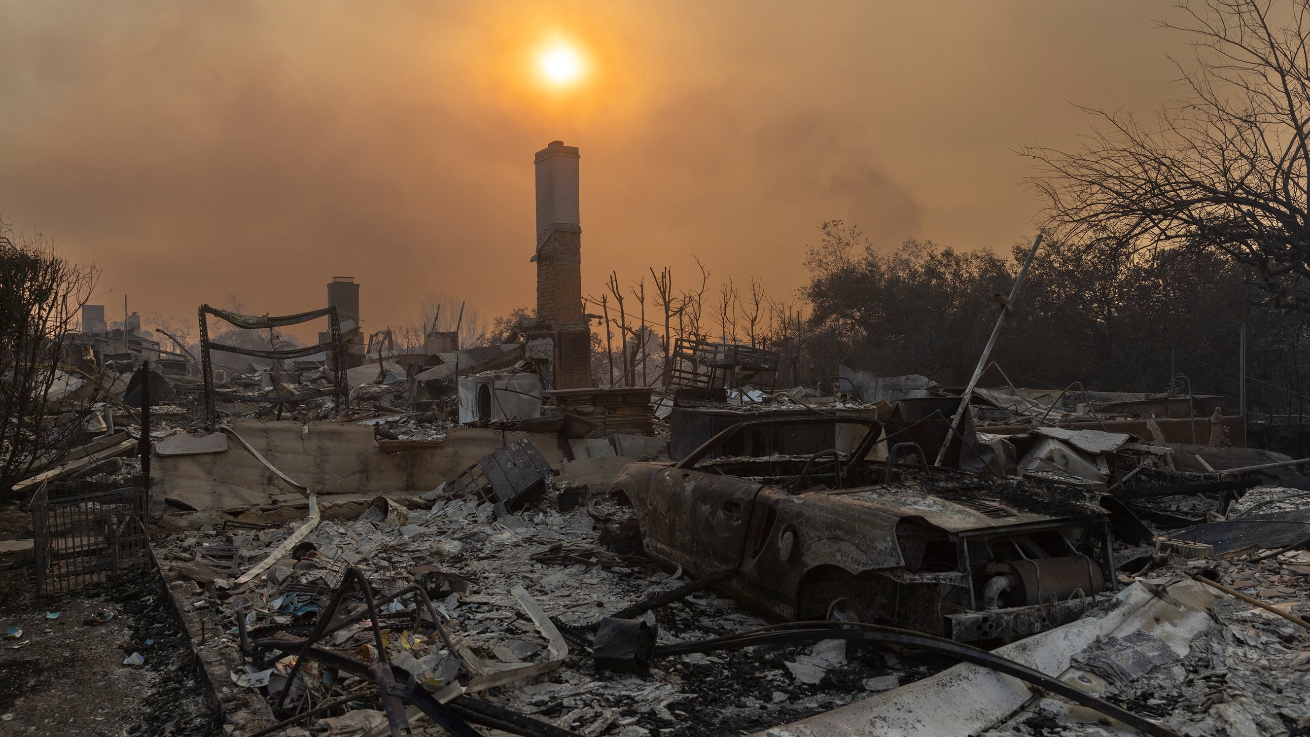 Los incendios de Los Ángeles arrasan con Malibú y Pacific Palisades, en imágenes