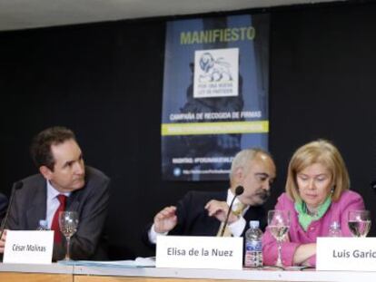 De izquierda a derecha, Carles Casajuana, C&eacute;sar Molinas, Elisa de la Nuez y Luis Garicano, ayer, en la presentaci&oacute;n del manifiesto.