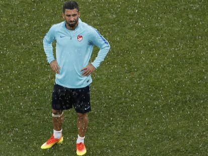 Arda Turan en un entrenamiento de Turquía.