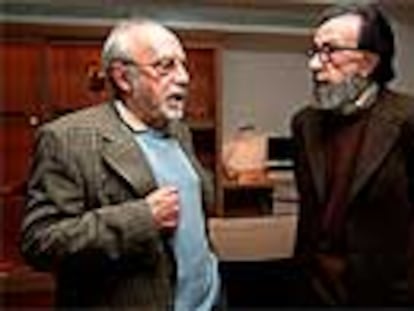 Antonio Ferres (izquierda) publica 'Memorias de un hombre perdido'. Él y Juan Eduardo Zúñiga son componentes de la 'generación de los cincuenta'.