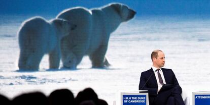 El príncipe Guillermo de Inglaterra, duque de Cambridge, participa en una sesión plenaria en la sala de congresos durante la jornada inaugural del 49º Foro Económico Mundial de Davos (Suiza).