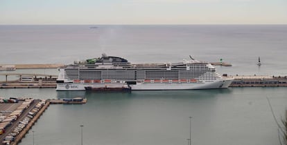 El crucero MSC Grandiosa atracado en el Puerto de Barcelona