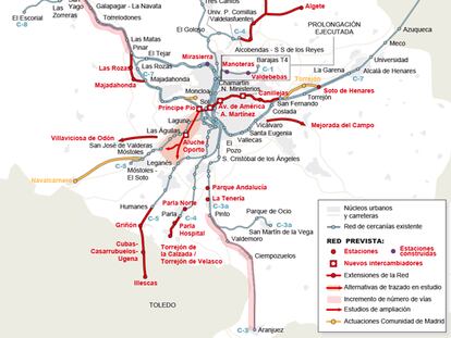 Fomento abre solo dos de las 25 estaciones de Cercanías prometidas