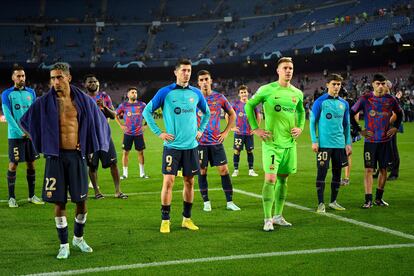 Los jugadores del Barça, frente a su afición, tras caer eliminados ante el Bayern en la última edición de la Champions.