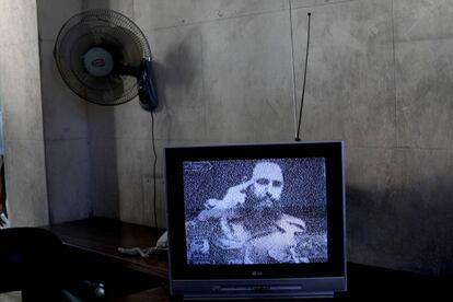 Un discurso de Castro en un televisor en Guanabacoa.
