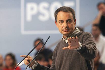 Rodríguez Zapatero presenta a Simancas como un candidato "honesto y digno".