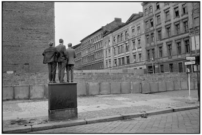 El Muro en Berlín Occidental, Alemania (1962).
