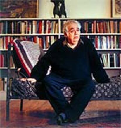 Harold Bloom, en su apartamento en 1994.