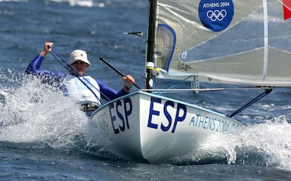 Rafael Trujillo durante la regata de la 'clase Finn' en la que obtuvo el oro en Atenas 2004.