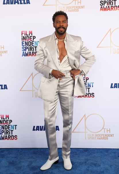 Colman Domingo, sin embargo, sigui demostrando su dominio en las alfombras rojas. En estos premios, a los que estaba nominado por 'Sing Sing', acudi con un traje satinado de Dolce & Gabbana. Sus joyas las firma Sky Creation.