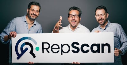 Josep Coll, fundador y CEO de RepScan, junto a Alejandro Castellano y Coque Moreno, los otros dos fundadores de la compañía.