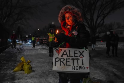 Velada por Alex Pretti, matado por agentes migratorios, en Minneapolis, el 1 de febrero.