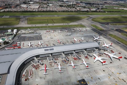 El aeropuerto El Dorado en Bogotá, Colombia