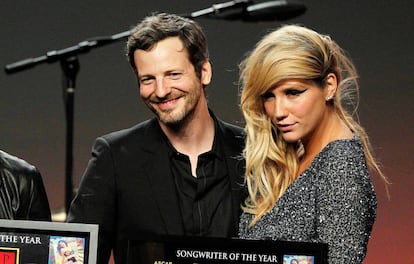 Dr. Luke y Kesha en abril de 2011.