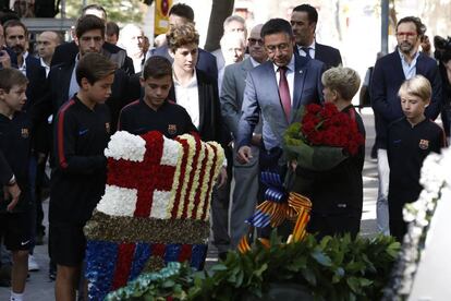 Bartomeu y Sergi Roberto encabezan la delegaci&oacute;n del Barcelona en la ofrenda a Rafael Casanova.