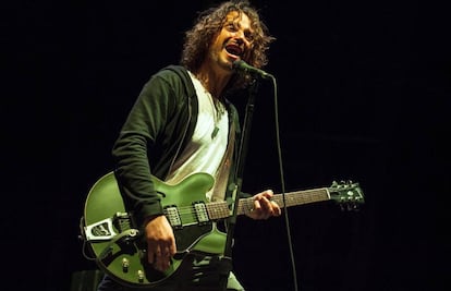 Chris Cornell, em uma apresentação do Soundgarden em maio de 2013.