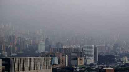 Alerta roja en Medell&iacute;n, como en muchas otras ciudades,  por los altos niveles de contaminaci&oacute;n.