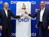 Serghei Bulgac, CEO del Grupo DIGI Communications, y Marius Varzaru, consejero delegado de Digi Spain, durante el debut en Bolsa de Digi el jueves 16 de julio.