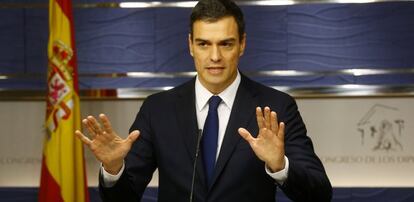 Rueda de prensa de Pedro Sanchez despues de la entrevista con el Rey.