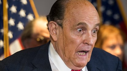 Rudy Giuliani durante una de las acaloradas intervenciones en las que defendió que existía un plan a nivel nacional para sacar a Trump de la Casa Blanca. 