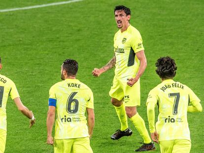 Stefan Savic celebra el gol que marcó en el  Athletic-Atlético disputado el pasado 25 de abril en San Mamés. EFE/Javier Zorrilla