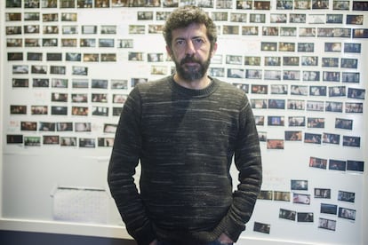 El director de cine andaluz Alberto Rodríguez, en su estudio de Sevilla.