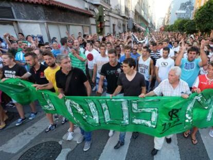 Aficionados del Racing se manifiestan en Santander.