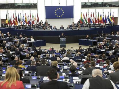 El presidente francés, Emmanuel Macron, interviene ante el Parlamento Europeo en Estrasburgo. (AP / Jean Francois Badias)