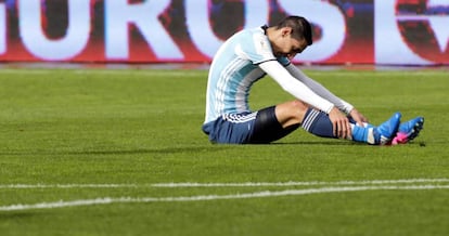 Di María, exhausto, en el césped de La Paz.