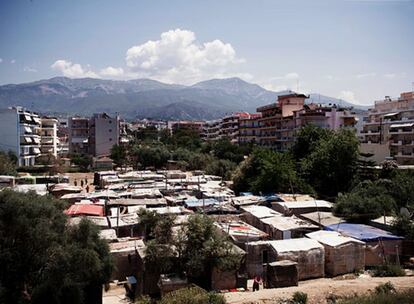 Campamentos provisionales para la acogida de inmigrantes afganos en Patras, Grecia.