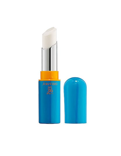 Uno de los labiales con más protección del mercado (SPF 36). Cuesta 21 euros y es de Shiseido. Disponible en Sephora.